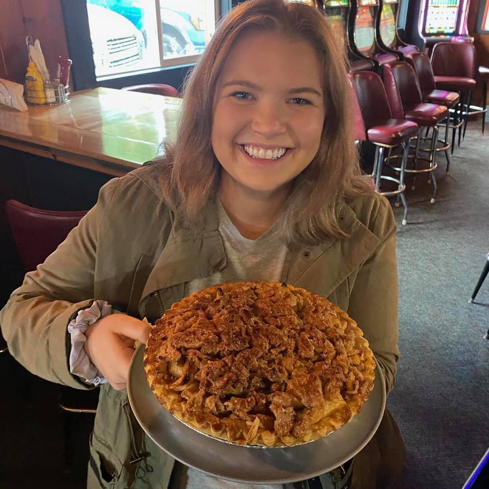 Meet your Posher, Caitlin